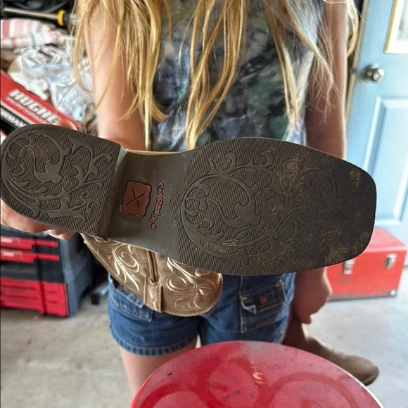 Men's Tan Cowboy Boots - Picture 3 of 4